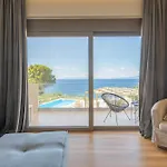 Blue Lagoon Apartment *