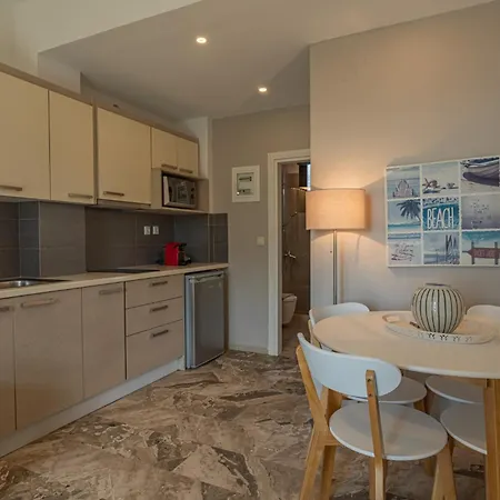 Blue Lagoon At Stoúpa