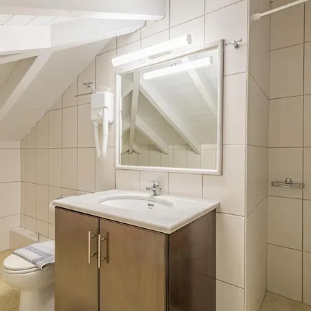 Blue Lagoon At Stoúpa