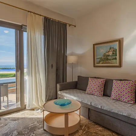 Blue Lagoon At * Stoúpa