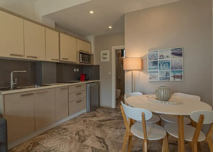 Blue Lagoon At Stoúpa