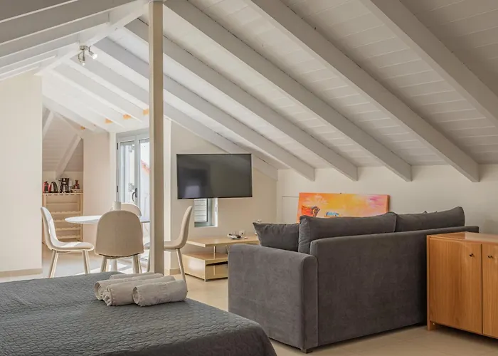 Blue Lagoon At * Stoúpa