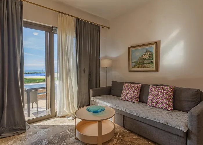 Blue Lagoon At * Stoúpa